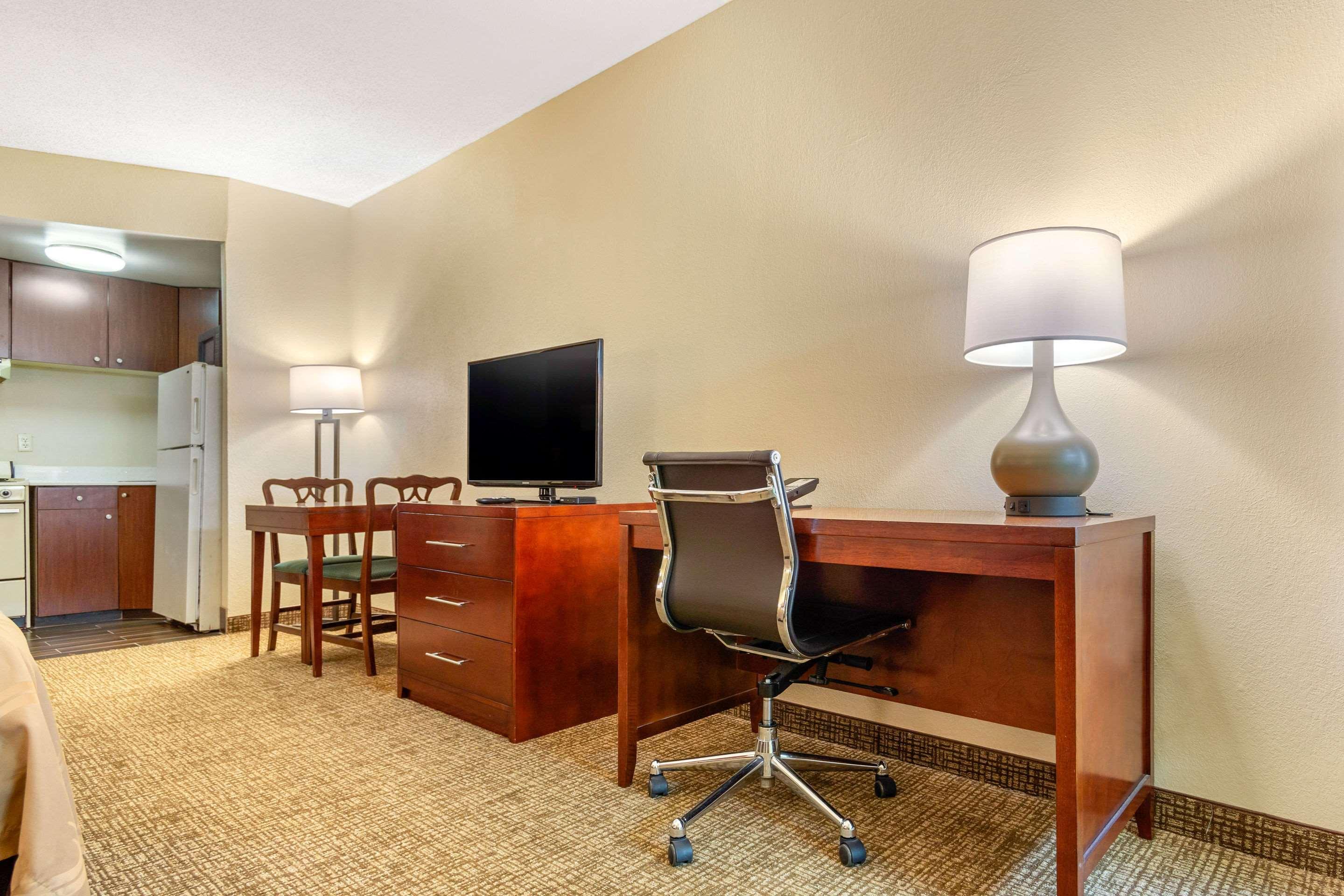 Quality Inn & Suites Olde Town Portsmouth Kültér fotó