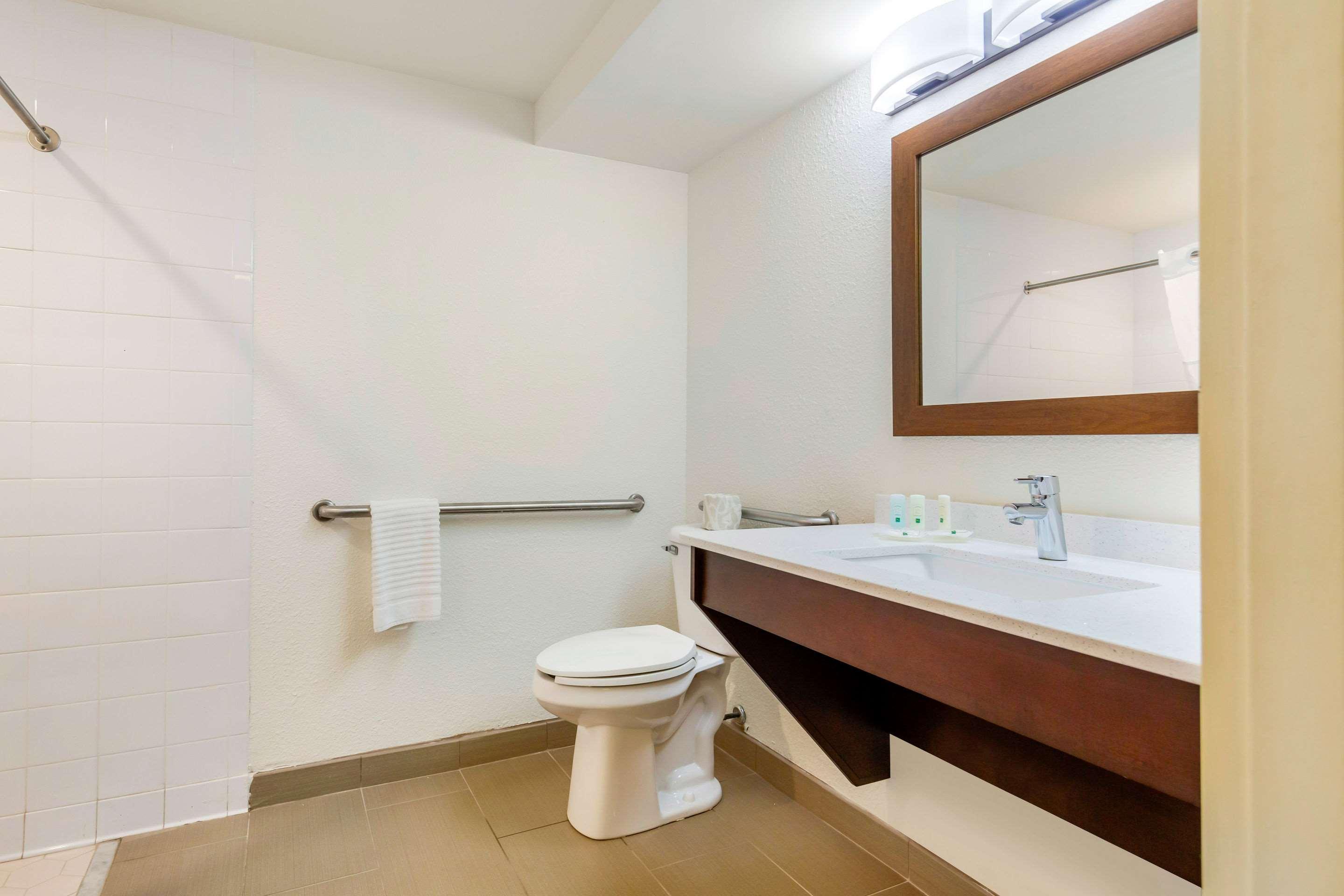 Quality Inn & Suites Olde Town Portsmouth Kültér fotó