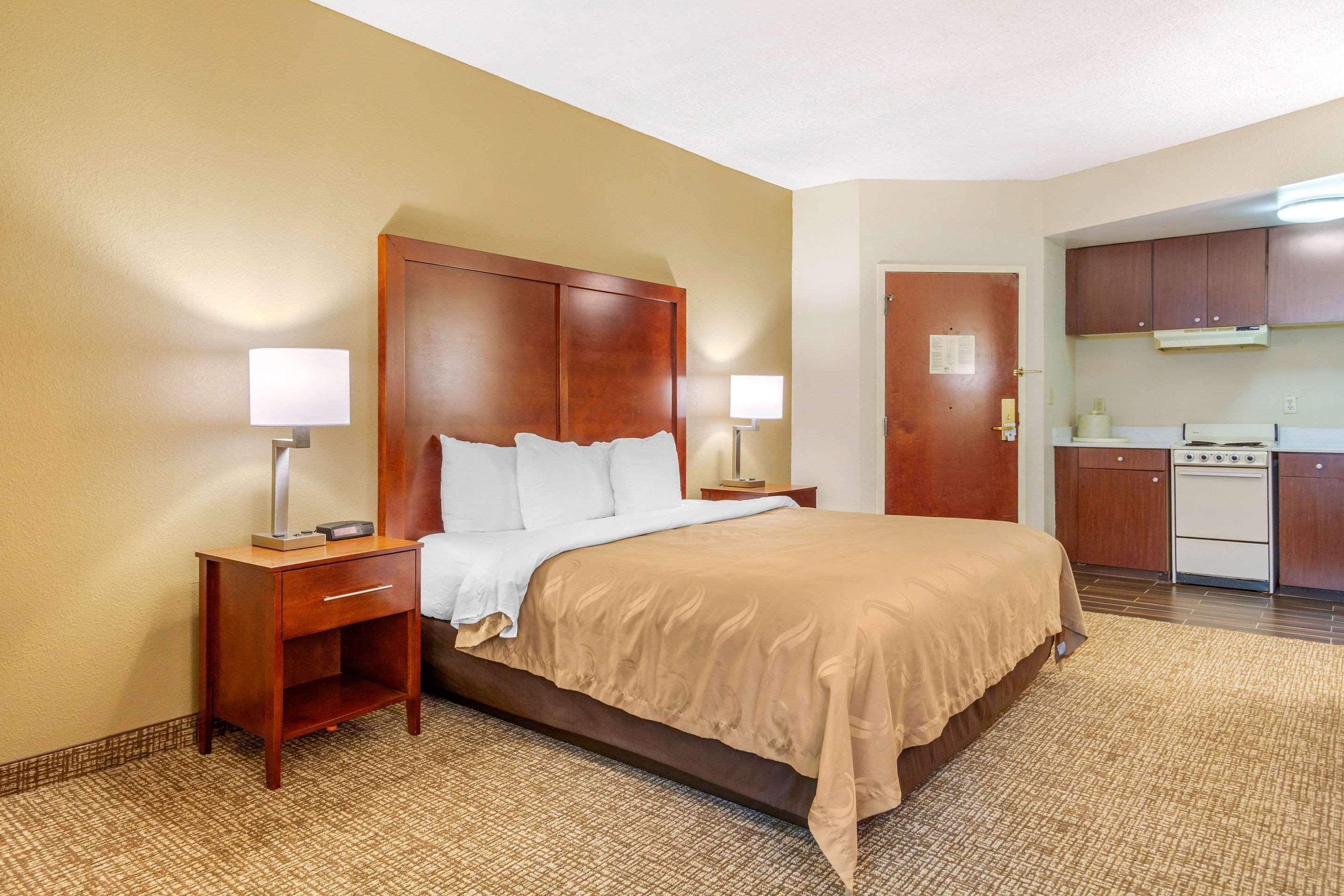 Quality Inn & Suites Olde Town Portsmouth Kültér fotó