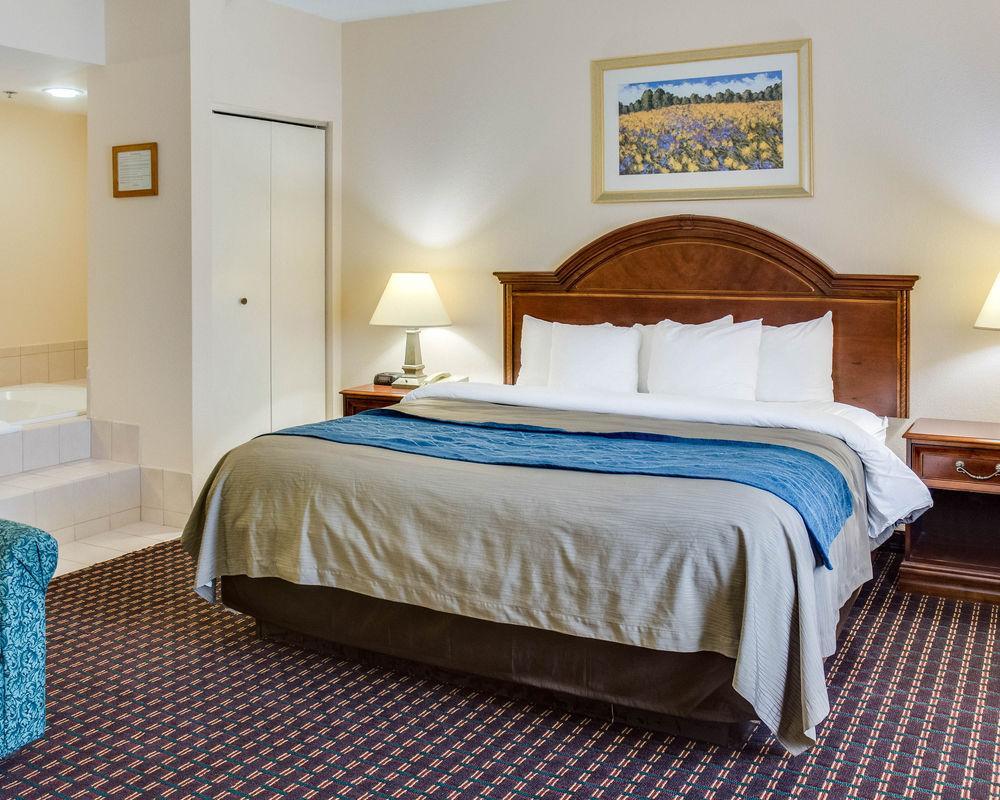 Quality Inn & Suites Olde Town Portsmouth Kültér fotó